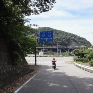 勝沼IC付近の甲州街道を走る