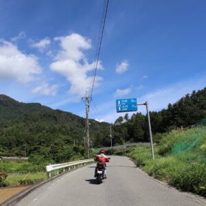 山梨県道712号線を走るchizuo