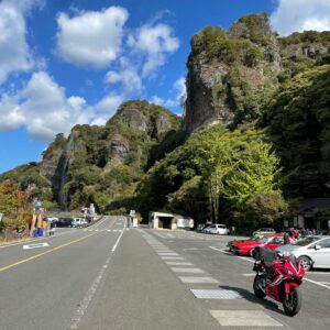 大分・耶馬溪「青の洞門」にてwith CBR650R