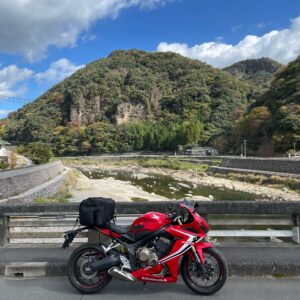 大分耶馬溪の馬溪橋上にてwith CBR650R