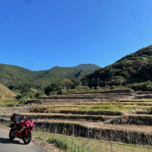 平戸島の春日の棚田にてwith CBR650R