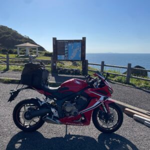 生月サンセットウェイの石原橋展望所にてwith CBR650R