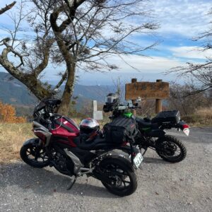 奥武蔵グリーンライン・刈場坂峠にてwith NC750X & dトラ