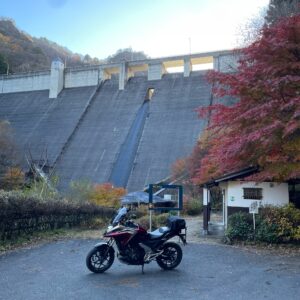 大仁田ダムと紅葉とNC750X
