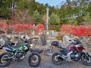 御荷鉾不動尊の大鉾にてwith NC750X & dトラ