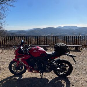 林道平沢線第一展望台にてwith CBR650R