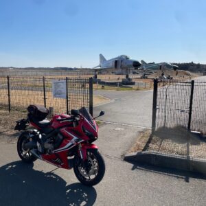 茨城空港公園に展示されている古い航空機with CBR650R