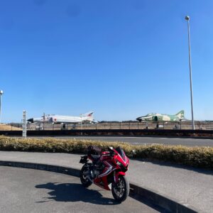 茨城空港公園に展示されている古い戦闘機with CBR650R
