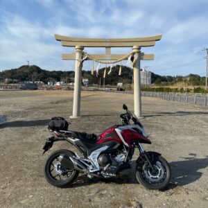 釣ヶ崎の鳥居にてwith NC750X