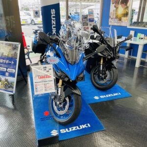 スズキワールド浦和で展示されていたgsx-s1000gtたち
